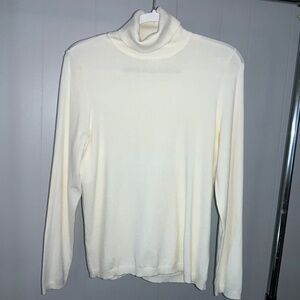 Chicos cream turtleneck Sz 1 (8) long sleeve